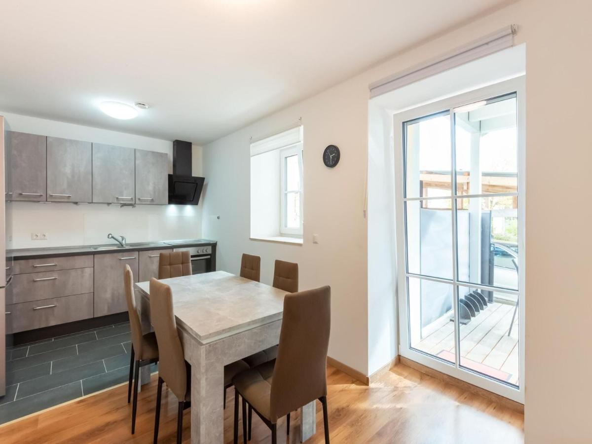 Apartment With Terrace In An Ideal Location Haunsheim Extérieur photo