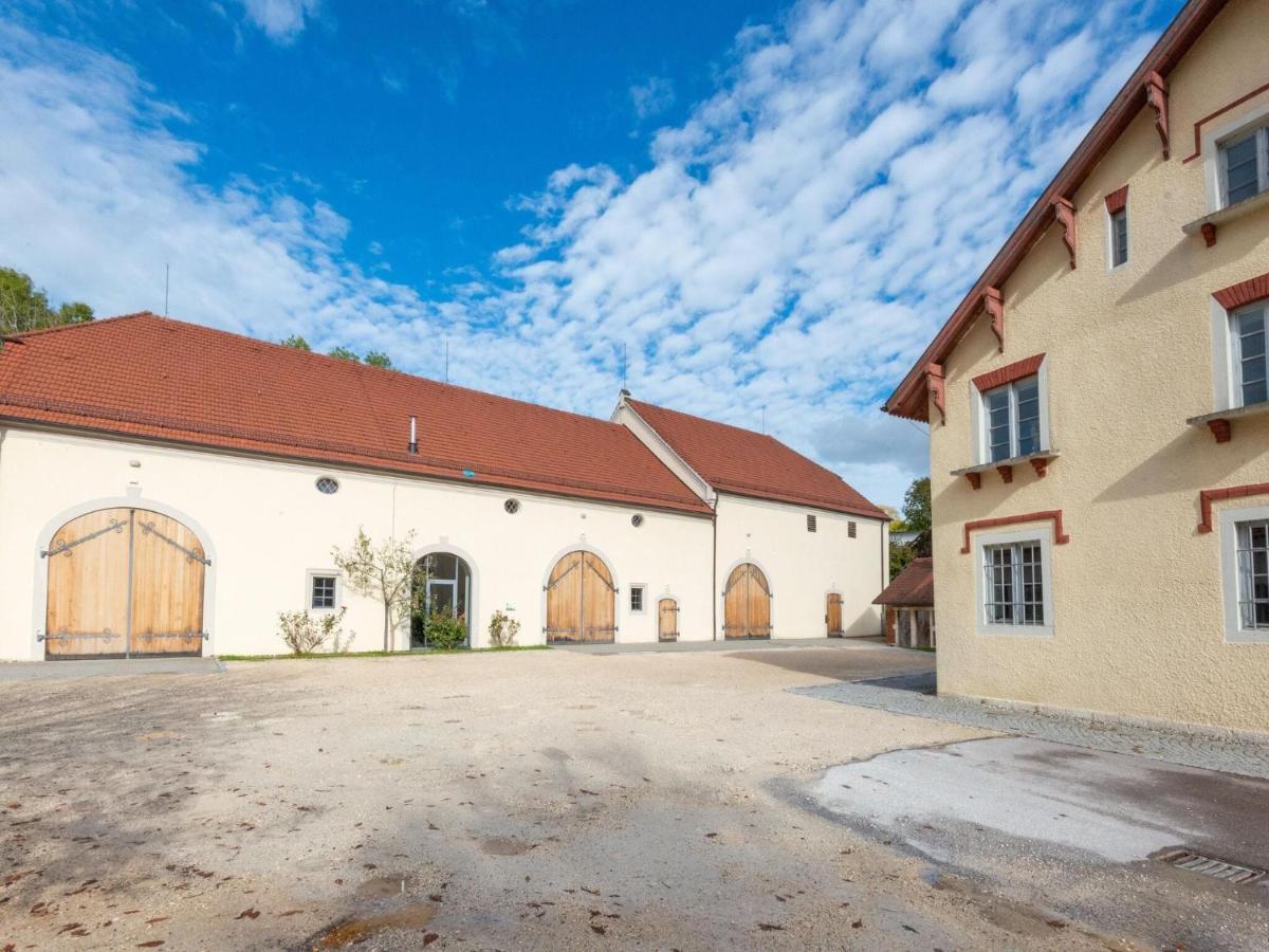 Apartment With Terrace In An Ideal Location Haunsheim Extérieur photo